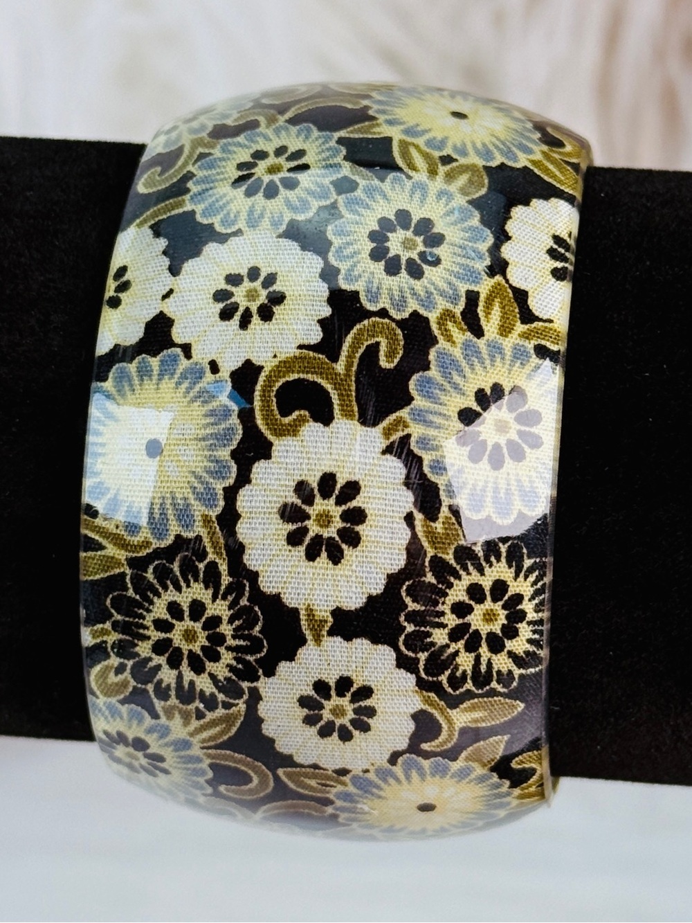 Vintage Floral Patterned Decorative Wide Band Cuff Bracelet